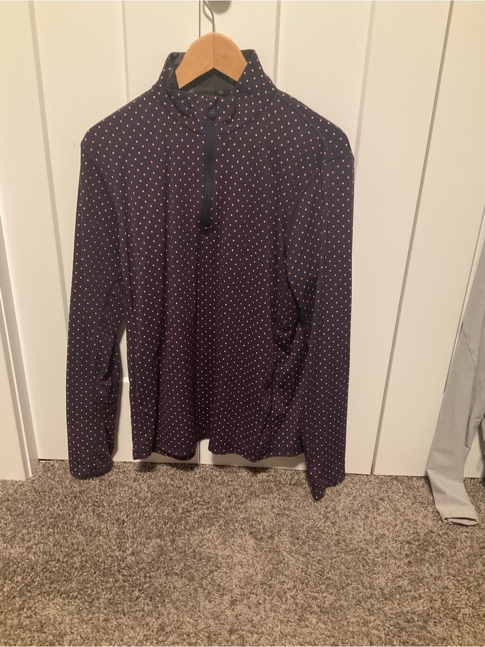 Men's Navy Greyson mini wolf Dot Quarter-Zip Pullover Jacket. Size medium